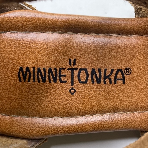 Minnetonka Women’s Brown Suede Fringe Boho Sandals - Picture 7 of 9